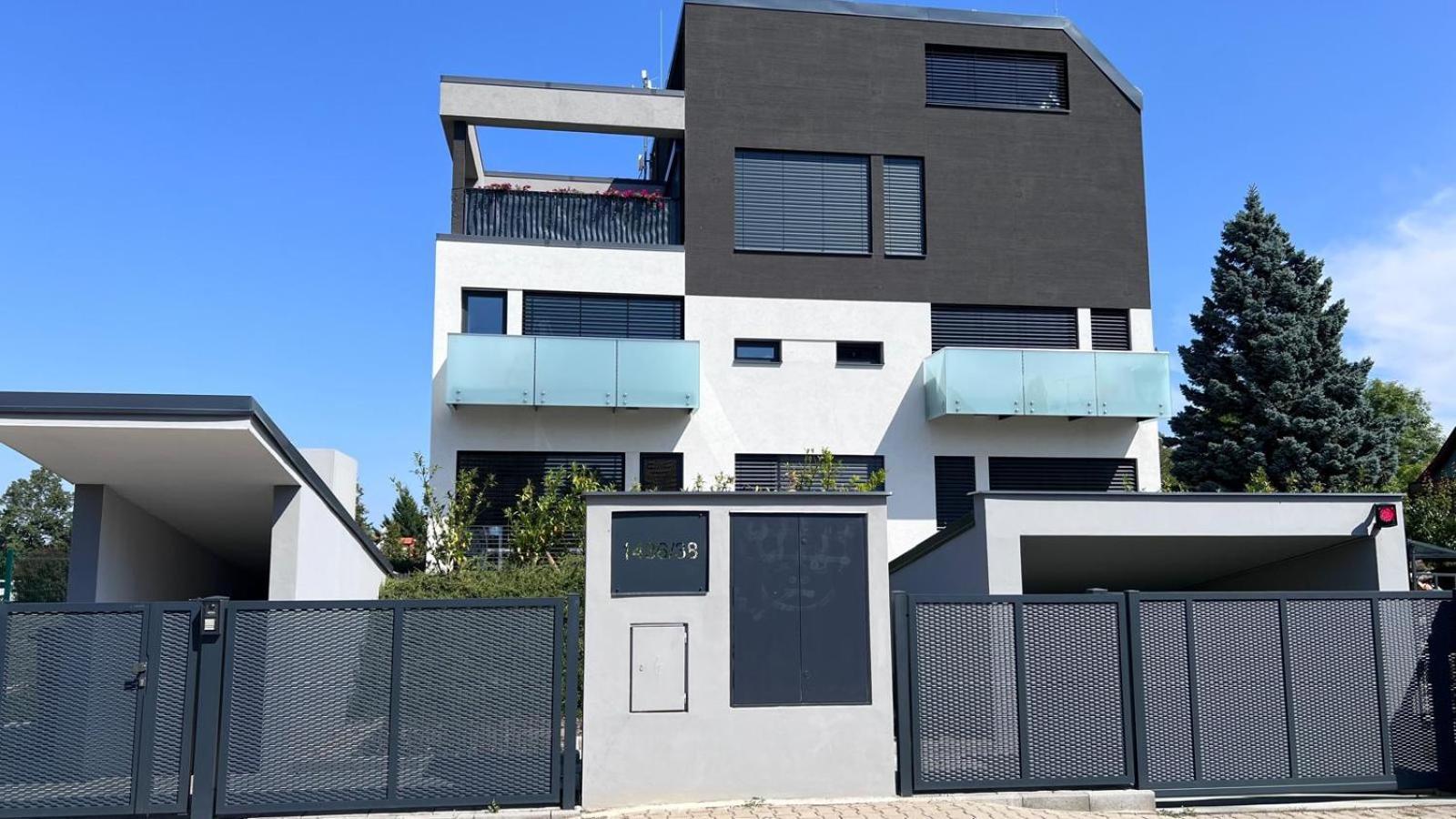 Apartment Modern Close To Tram And Airport, Free Parking *