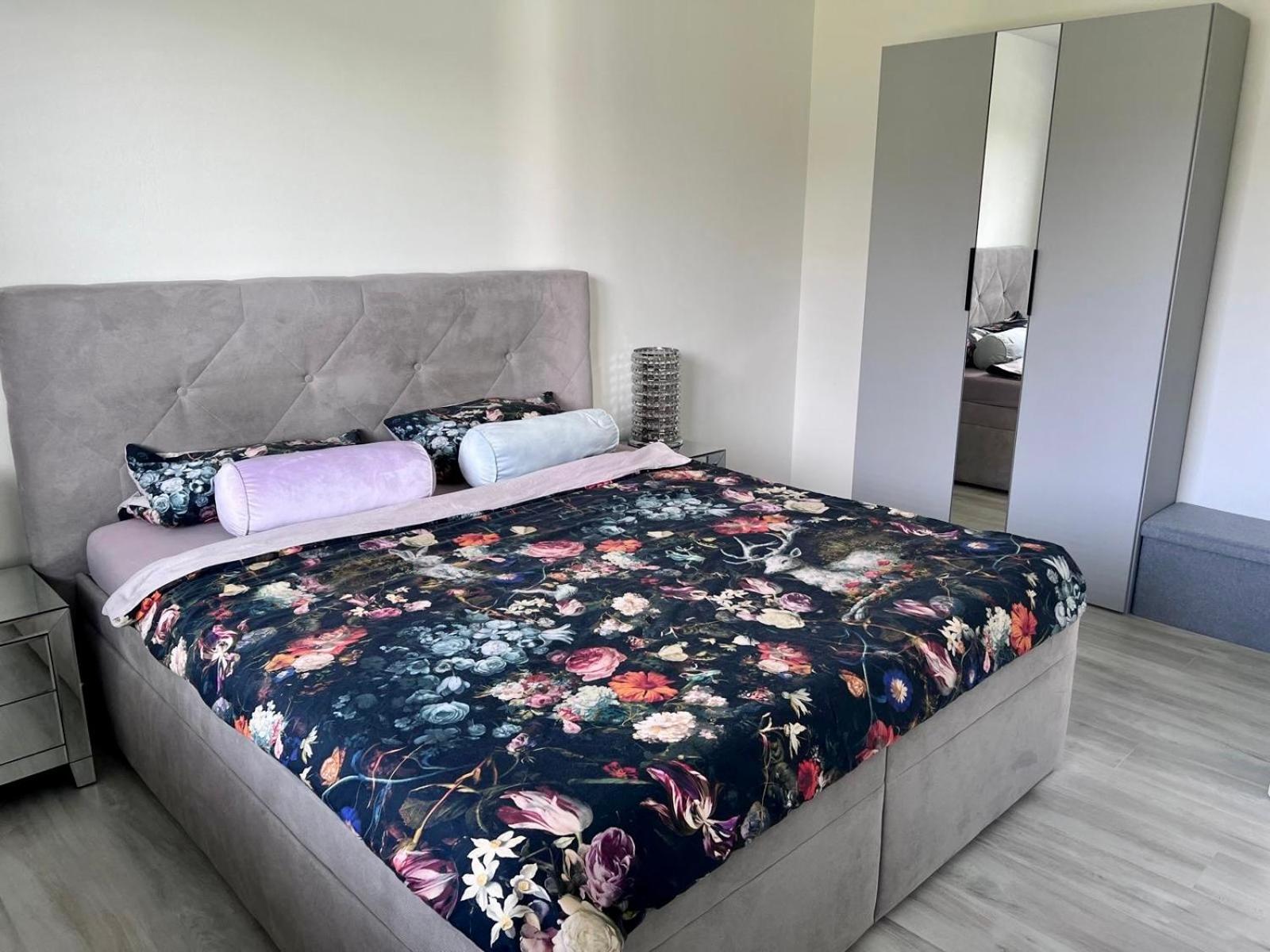 Appartement Modern Close To Tram And Airport, Free Parking Prague